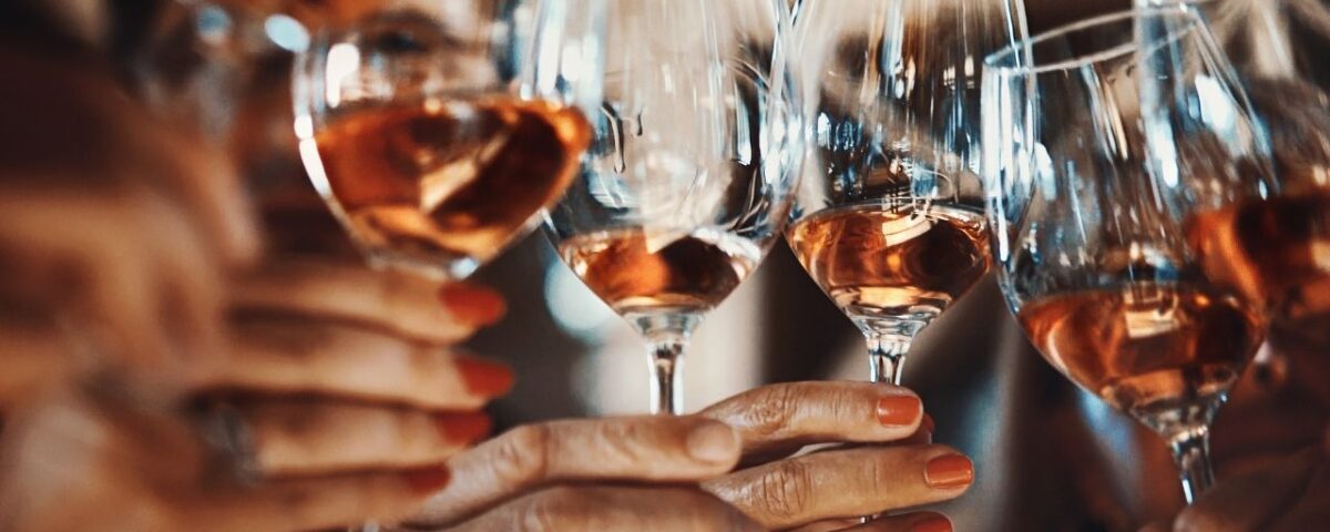 Degustacje win i rodzinne kolacje – eventy w Trattorii