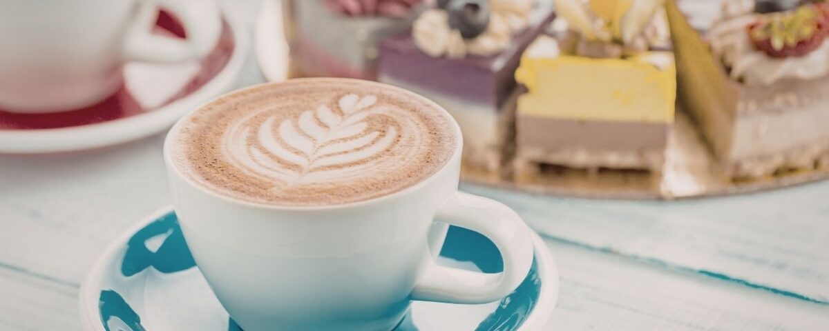 Jak dobrać deser do kawy